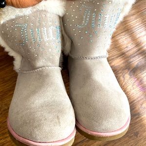 Kids Juicy Couture faux fur bootie in good condition